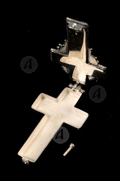 Silver Screw Cross Necklace 112