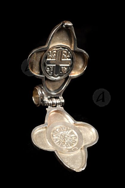 Silver Screw Cross Necklace 155